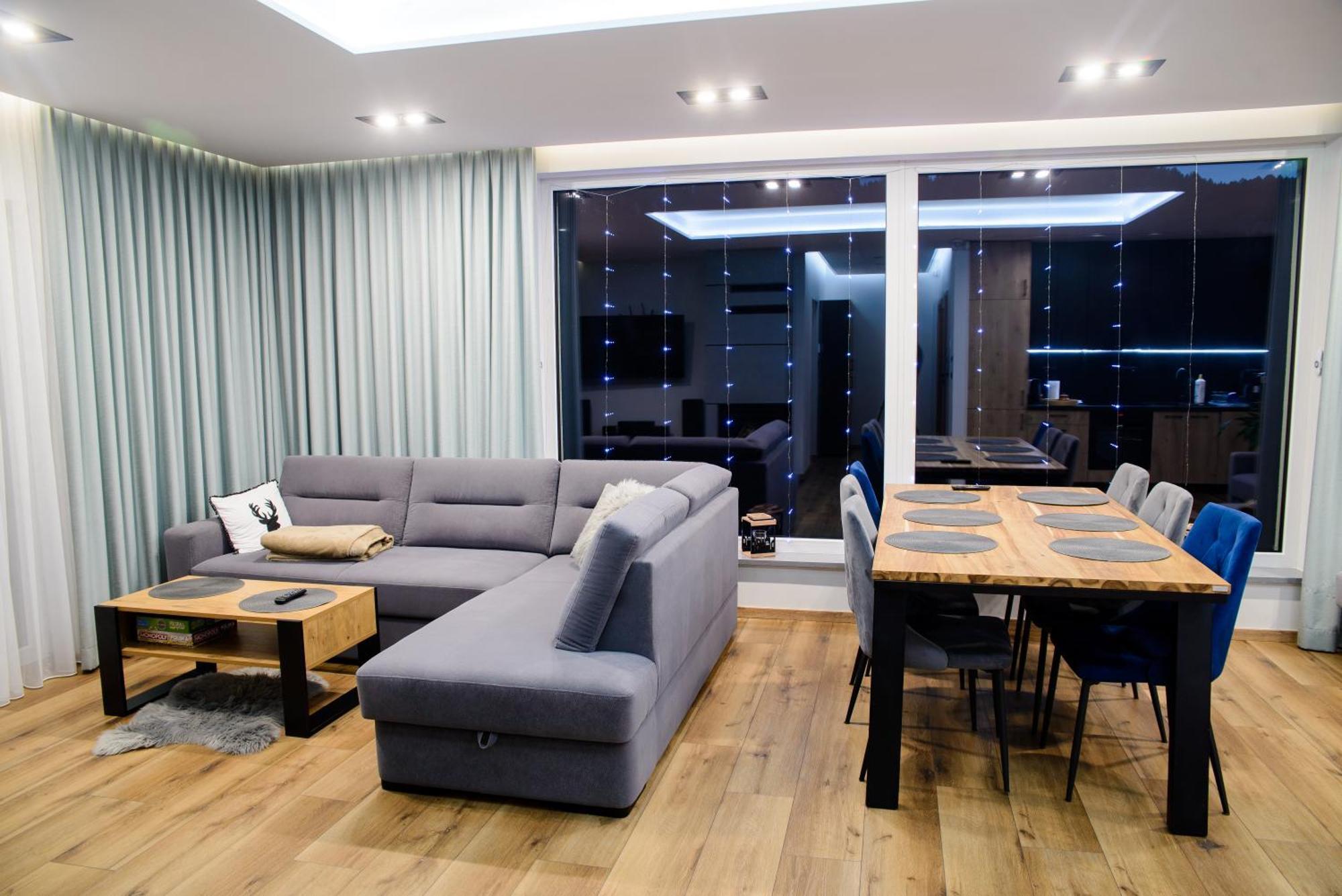 Trio Apartment *